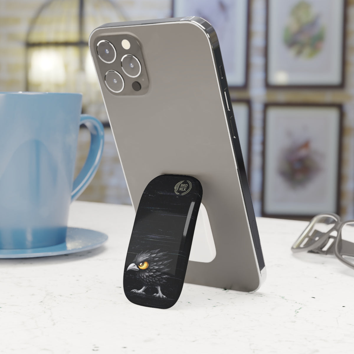 GLITCHIREWL .// Phone Stand